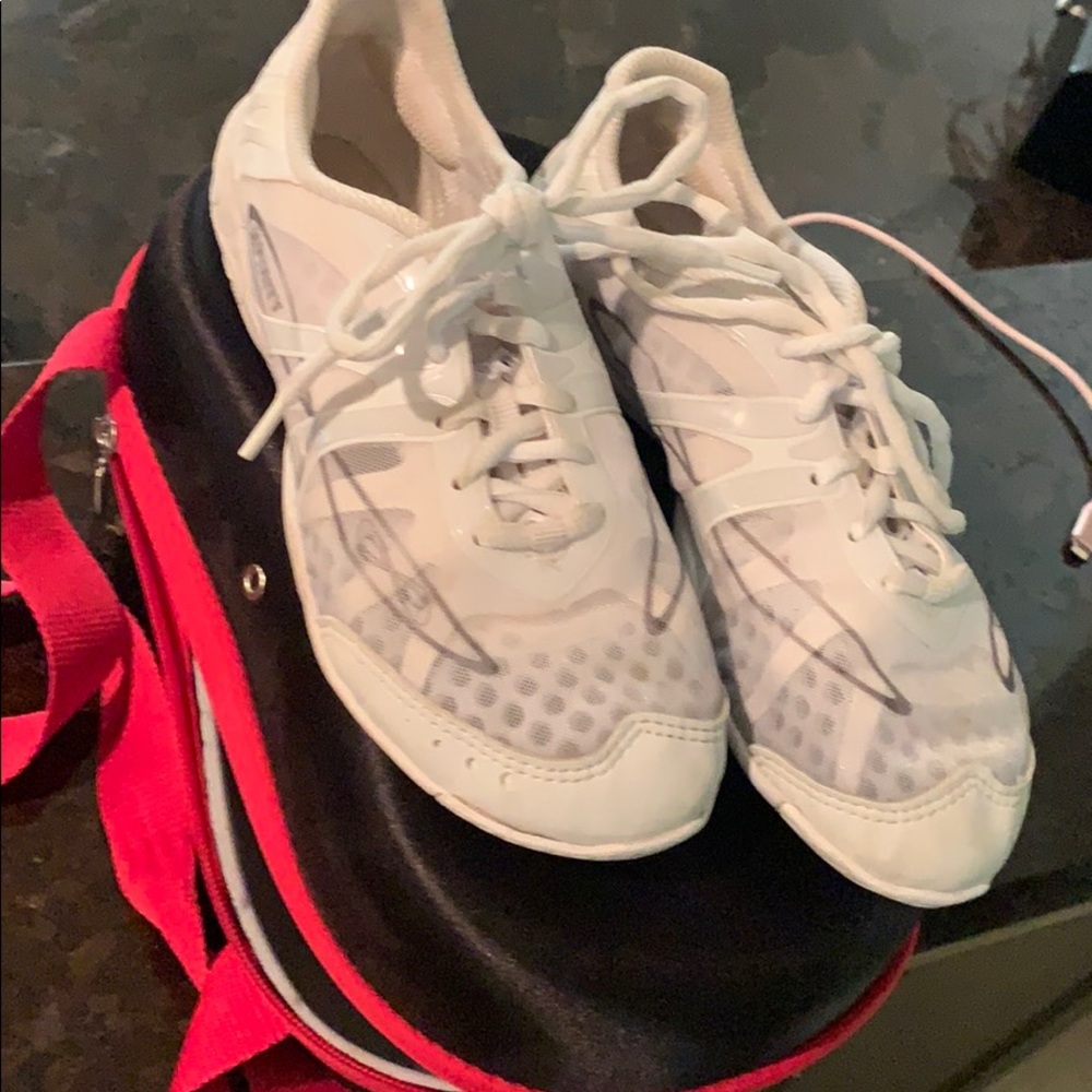 nfinity vengeance cheer shoes